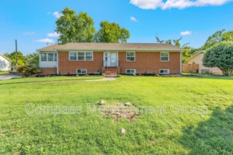 House for rent at 217 Buckingham Dr, Knoxville, TN 37909