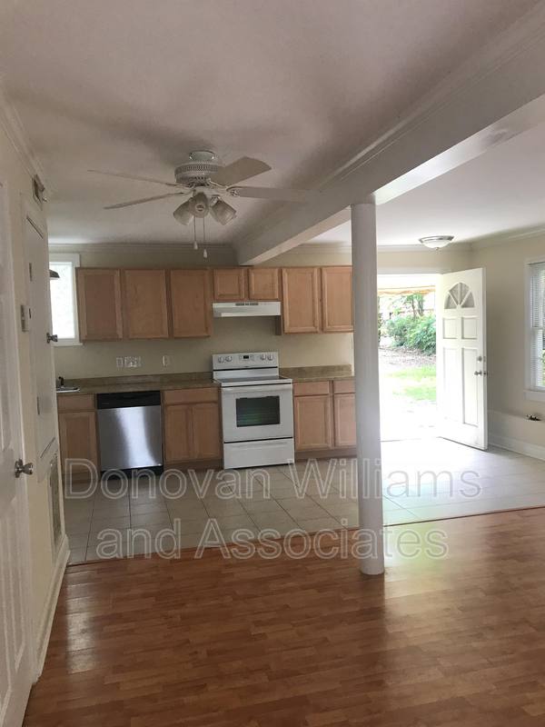 House for rent at 1529 Thomas Ave #C, Charlotte, NC 28205