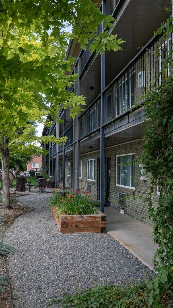 Apartment for rent at 5540-5560 S Elati St, Littleton, CO 80120