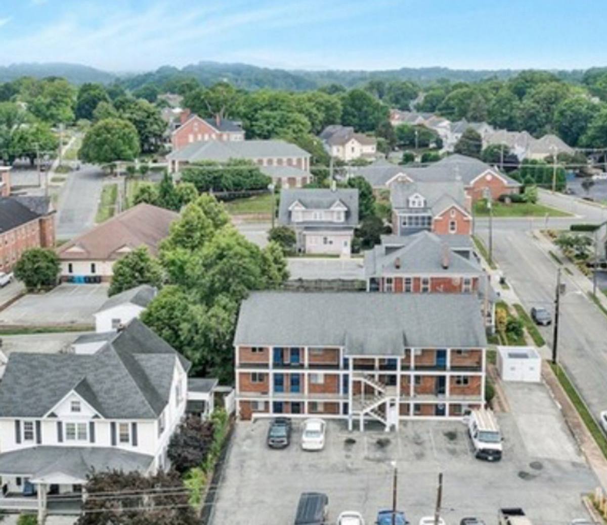 Apartment for rent at 1401 3rd St SW, Roanoke, VA 24016