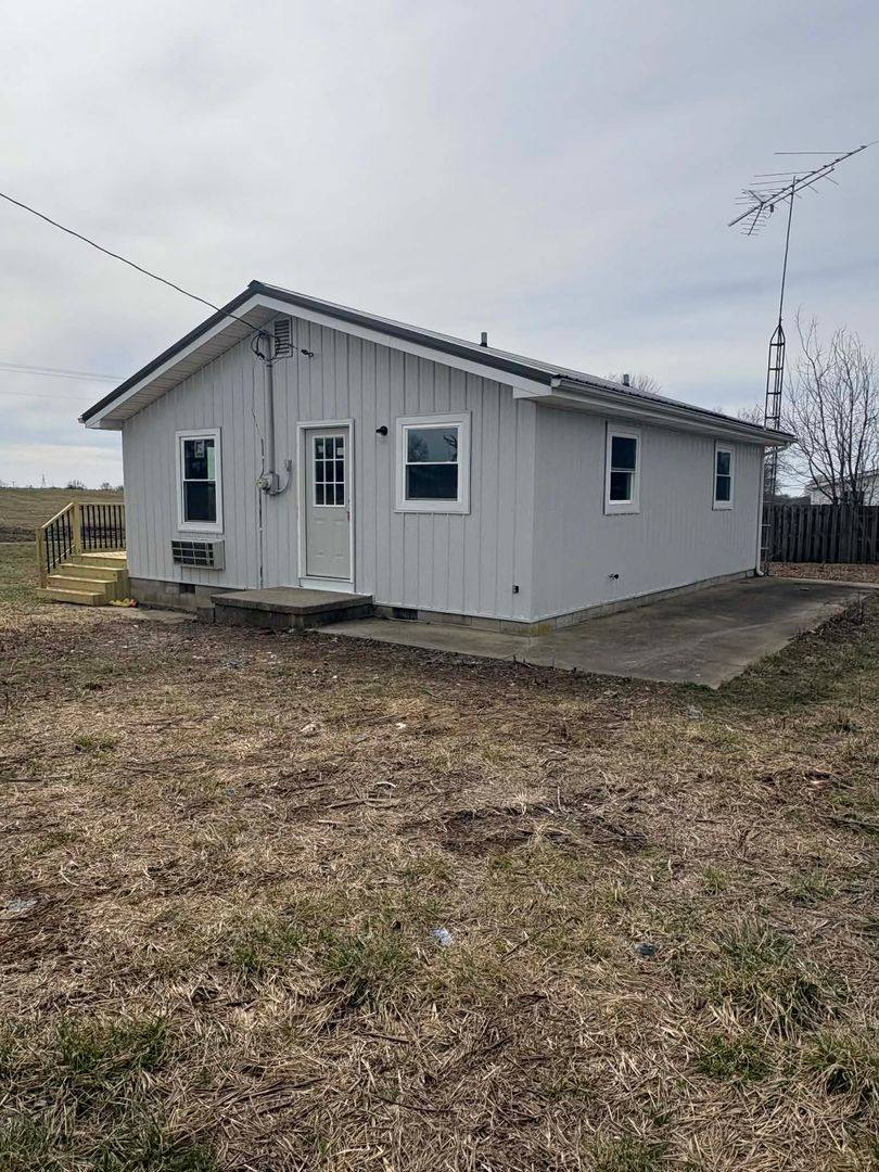 House for rent at 12324 Old Burg Rd, Smiths Grove, KY 42171