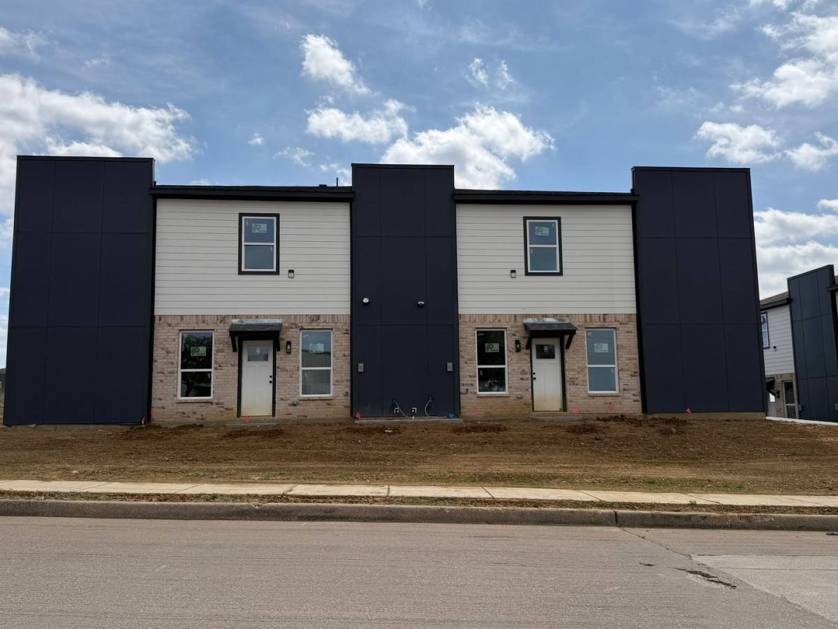 Townhouse for rent at 10520 Tube Dr, Hurst, TX 76053