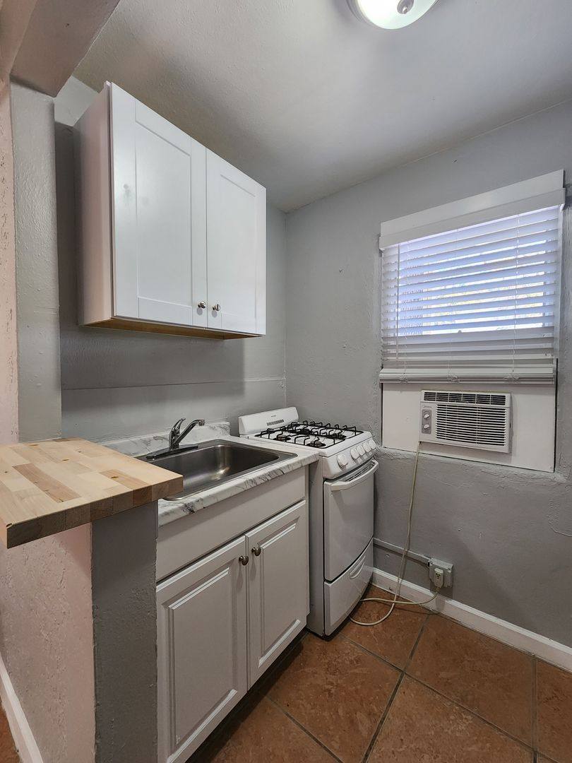 Apartment for rent at 1214 S Ridgewood Ave, Daytona Beach, FL 32114