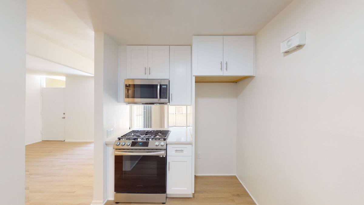 Apartment for rent at 570 N Madison Ave, Pasadena, CA 91101