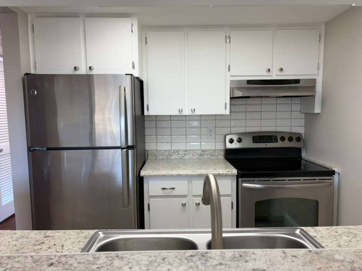 Apartment for rent at 2931 Dupont St S, Saint Petersburg, FL 33707