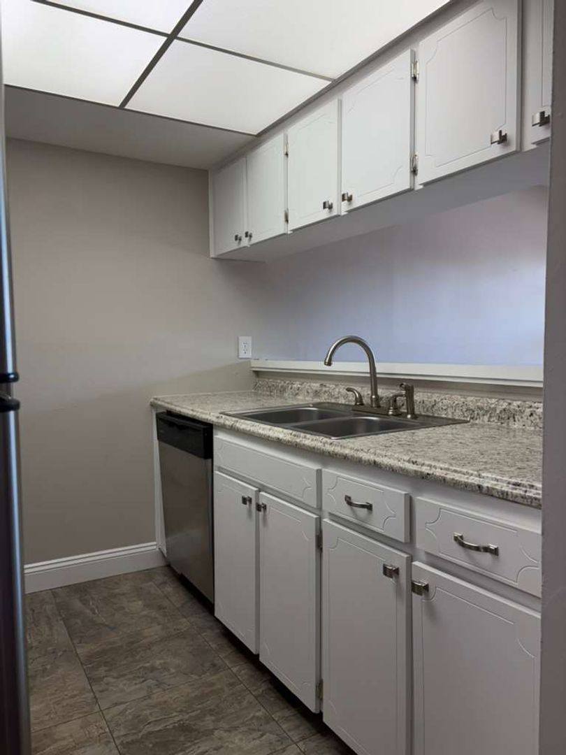 Apartment for rent at 2931 Dupont St S, Saint Petersburg, FL 33707