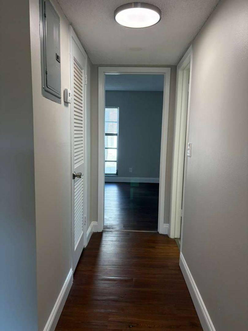 Apartment for rent at 2931 Dupont St S, Saint Petersburg, FL 33707