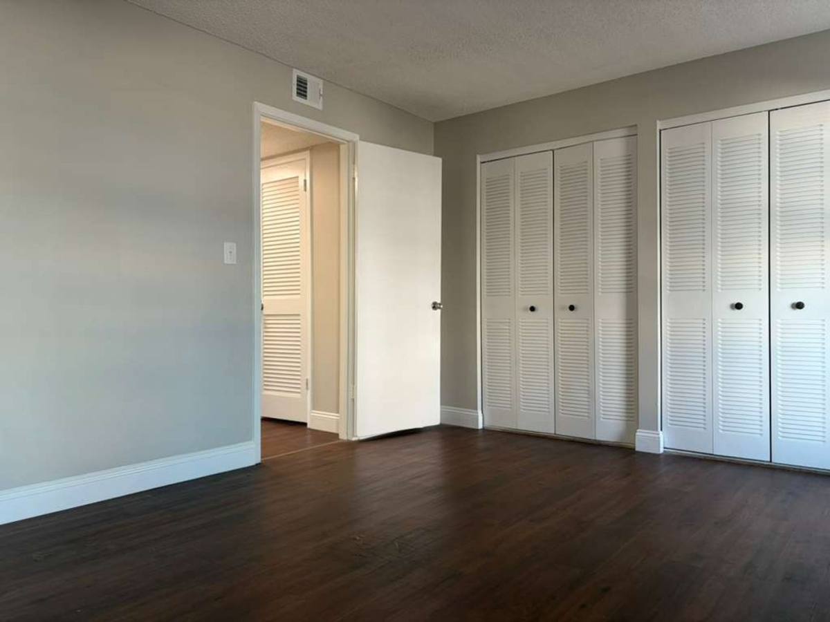 Apartment for rent at 2931 Dupont St S, Saint Petersburg, FL 33707