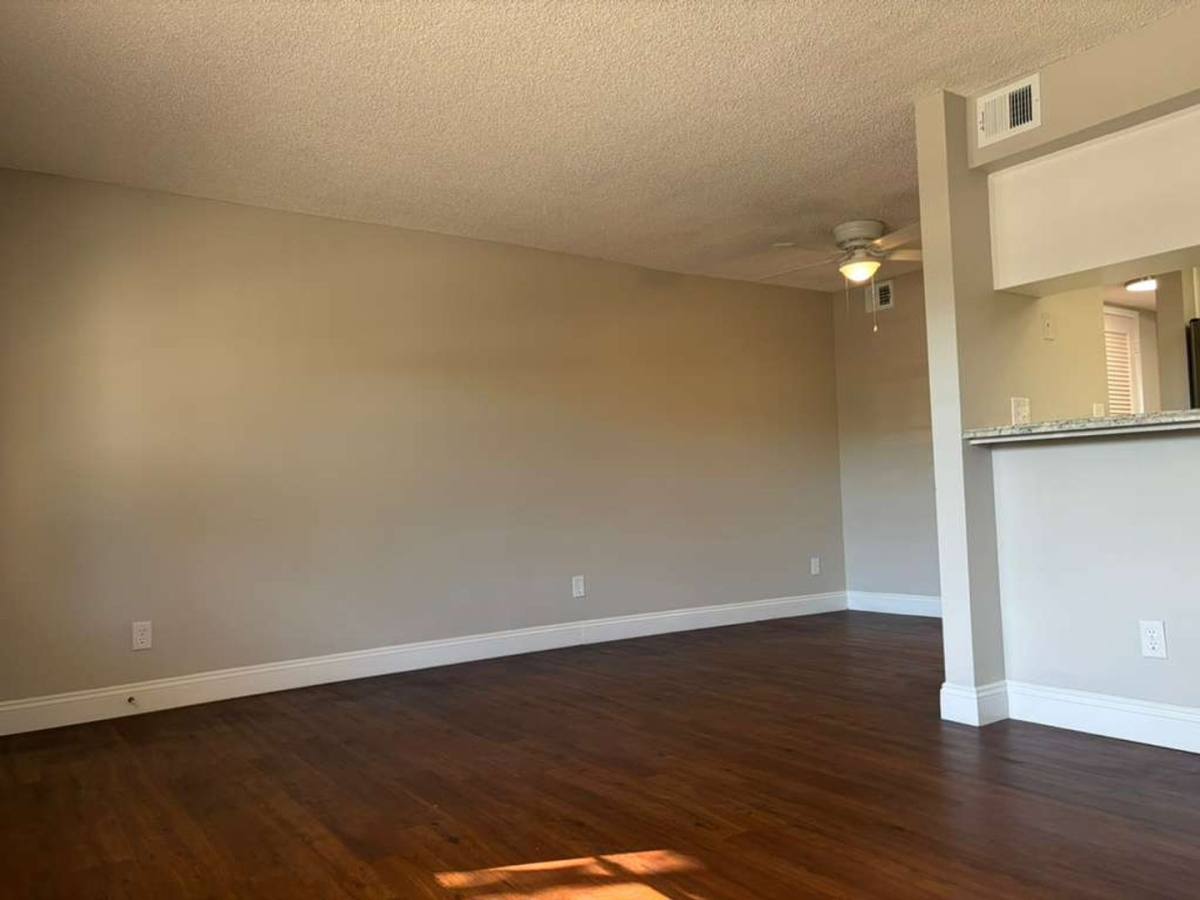 Apartment for rent at 2931 Dupont St S, Saint Petersburg, FL 33707