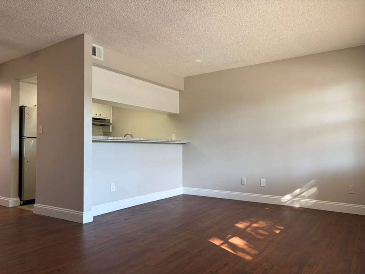 Apartment for rent at 2931 Dupont St S, Saint Petersburg, FL 33707