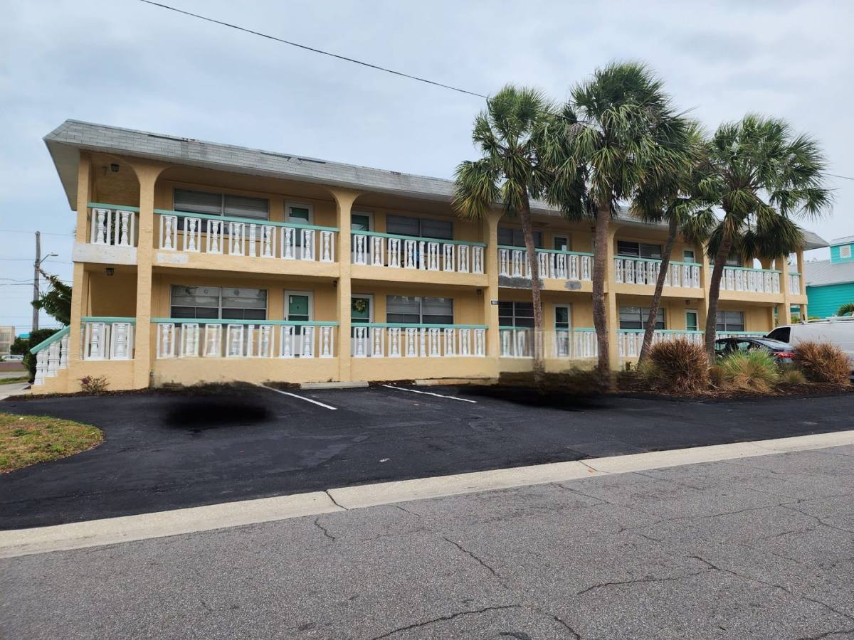 Apartment for rent at 2931 Dupont St S, Saint Petersburg, FL 33707