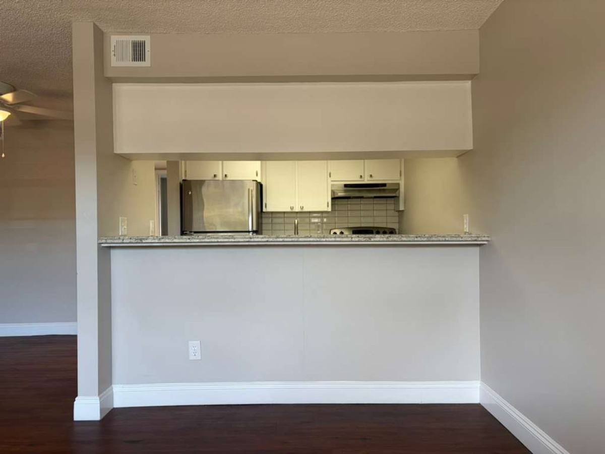 Apartment for rent at 2931 Dupont St S, Saint Petersburg, FL 33707
