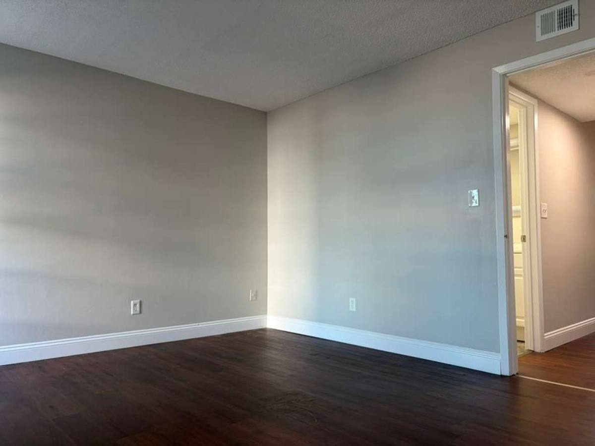 Apartment for rent at 2931 Dupont St S, Saint Petersburg, FL 33707