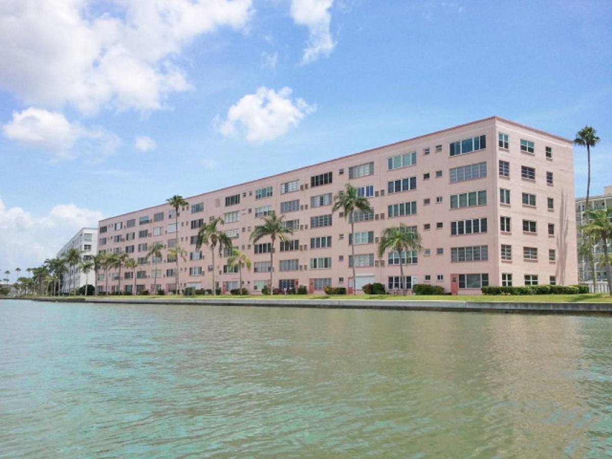Apartment for rent at 6025 Shore Blvd S, Saint Petersburg, FL 33707