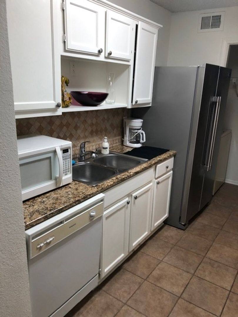 Condo for rent at 18333 Roehampton Dr, Dallas, TX 75252