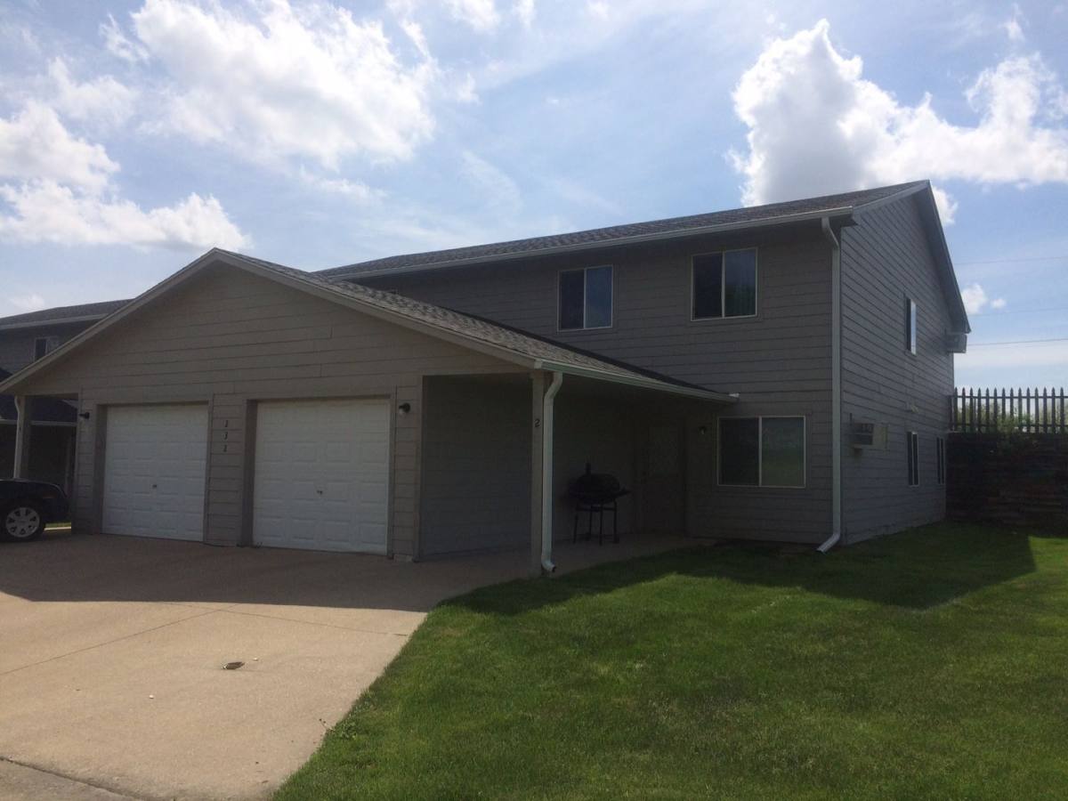 Townhouse for rent at 113 Clay St, Osceola, IA 50213
