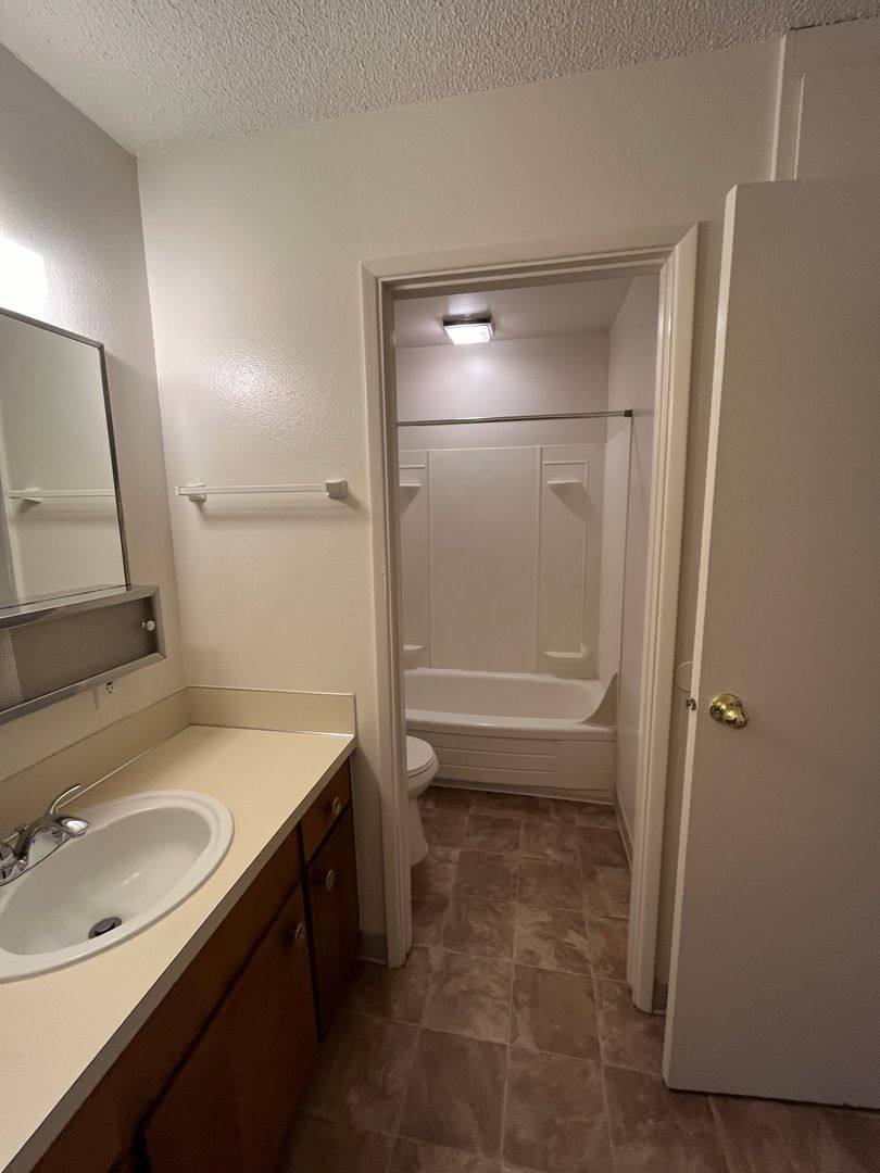 Apartment for rent at 2507 E Mill Plain Blvd, Vancouver, WA 98661
