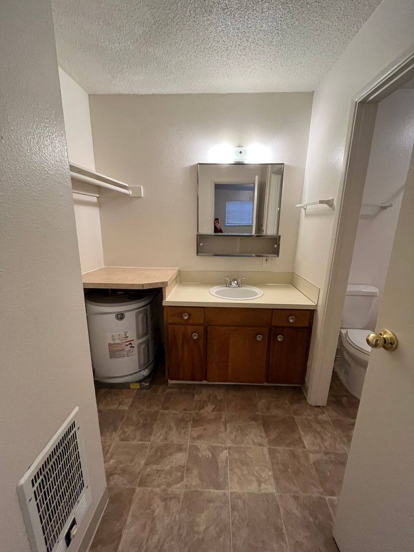 Apartment for rent at 2507 E Mill Plain Blvd, Vancouver, WA 98661