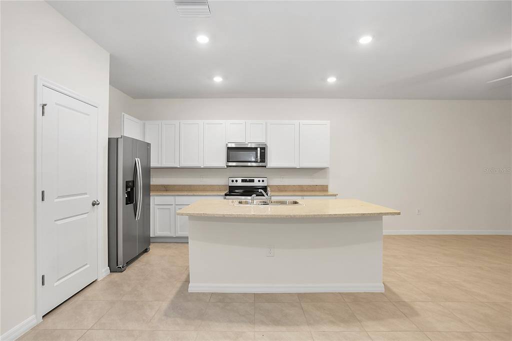 Townhouse for rent at 32859 Pez Landing Lane, Wesley Chapel, FL 33543