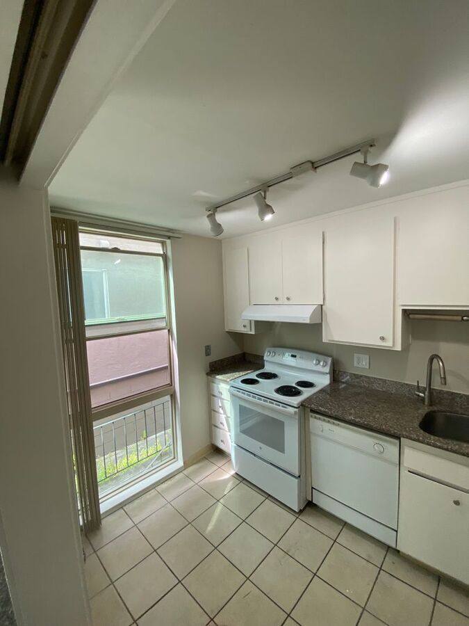 Apartment for rent at 373 Staten Ave #102, Oakland, CA 94610