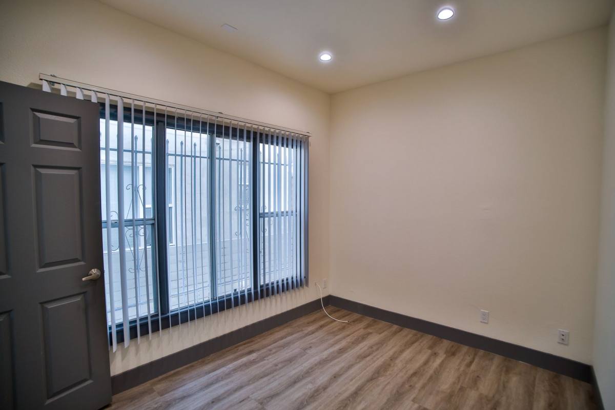 Apartment for rent at 3015 Virginia Rd, Los Angeles, CA 90016