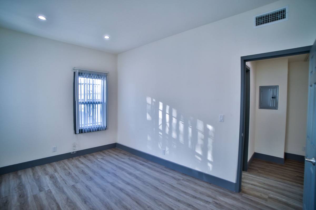 Apartment for rent at 3015 Virginia Rd, Los Angeles, CA 90016