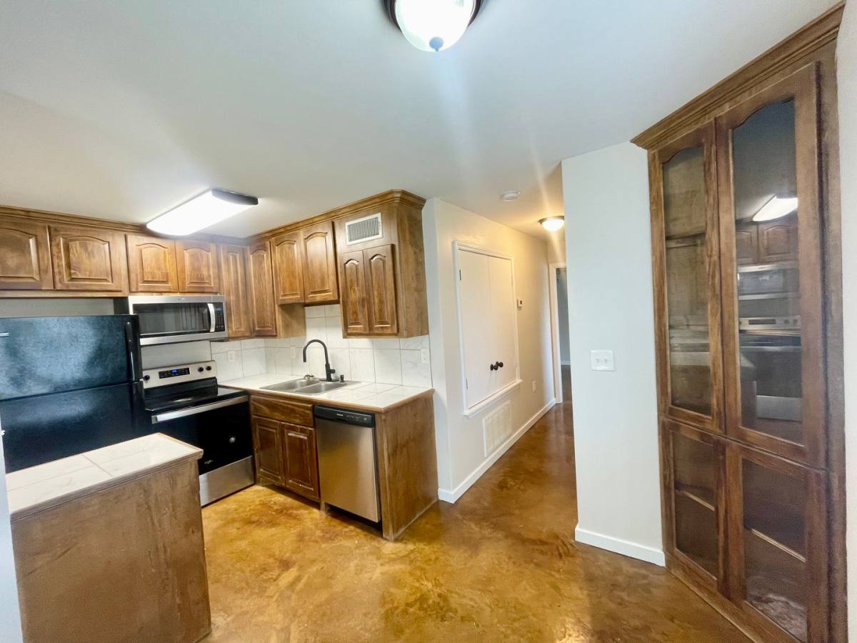 Apartment for rent at 1529 Oak St, Flowood, MS 39232