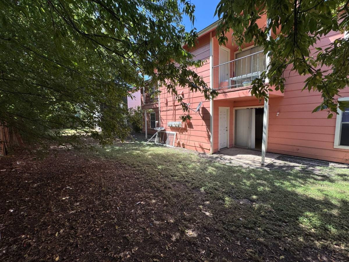 Apartment for rent at 2010 Cedarhill Dr, Killeen, TX 76543