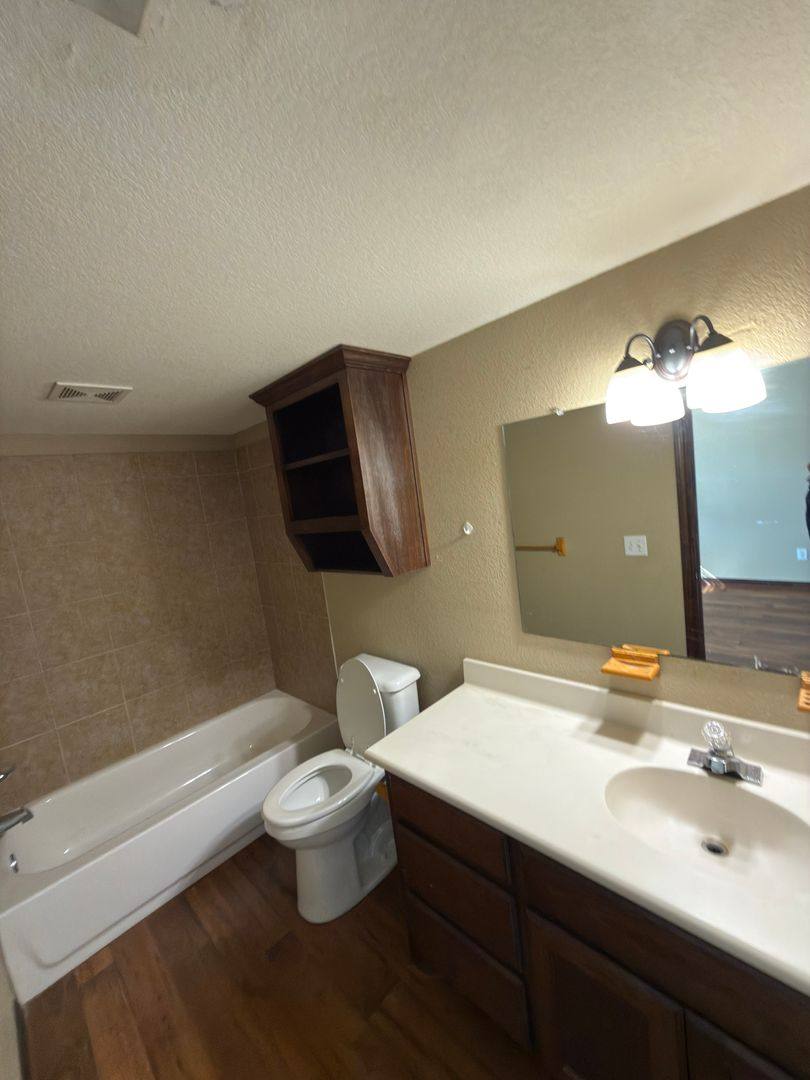 Apartment for rent at 105 N Lacy Dr, Waco, TX 76705