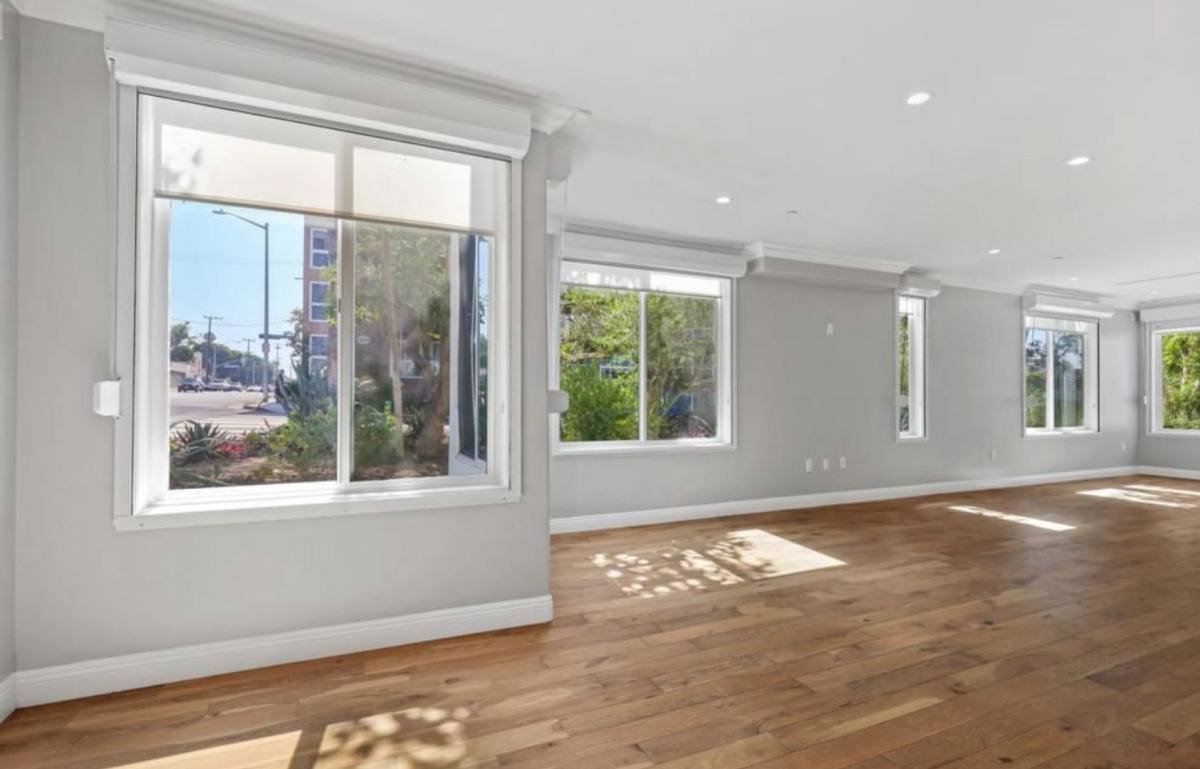 Townhouse for rent at 1283 Havenhurst Dr #101, Los Angeles, CA 90046
