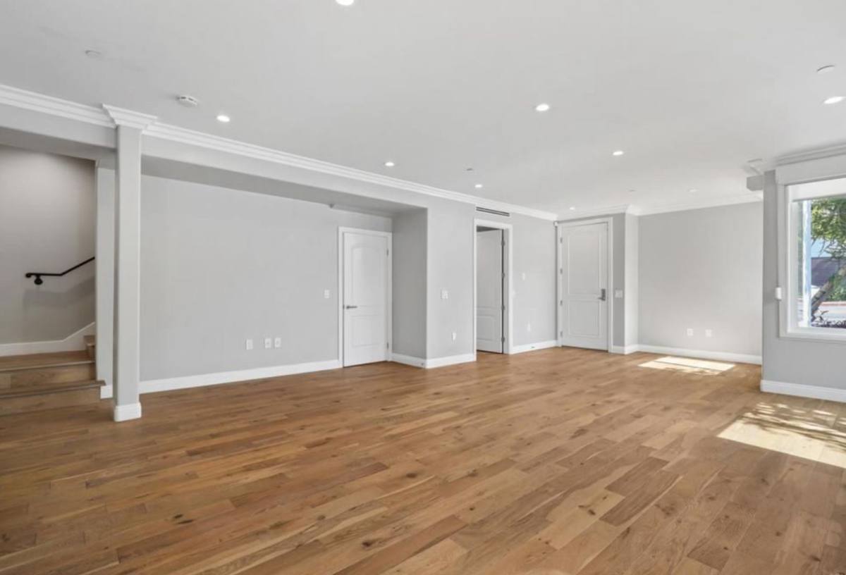 Townhouse for rent at 1283 Havenhurst Dr #101, Los Angeles, CA 90046