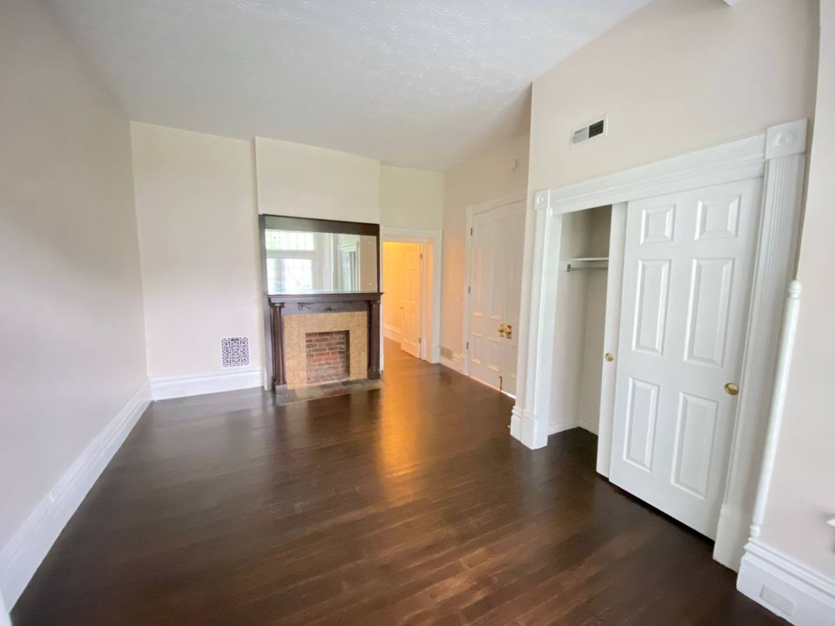 Apartment for rent at 877 Dennison Ave, Columbus, OH 43201