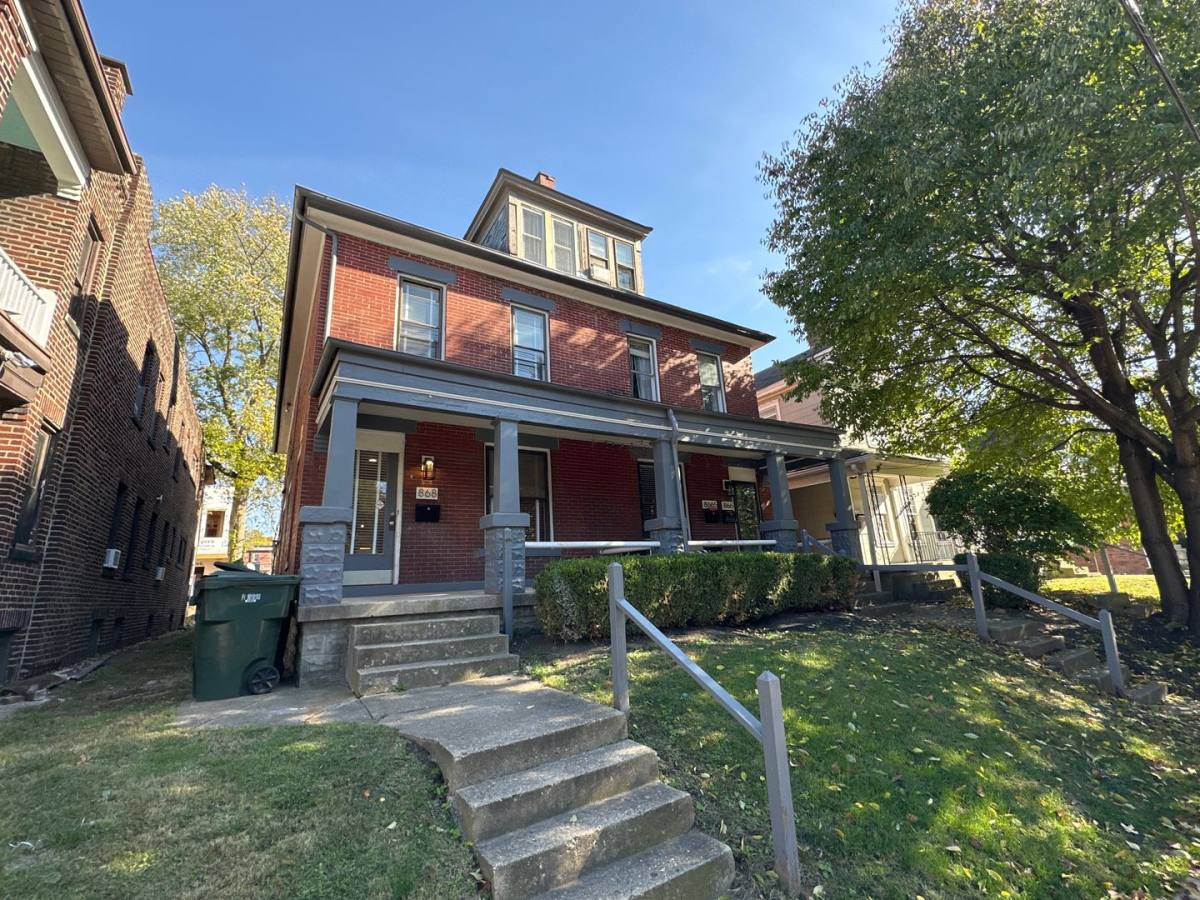 Apartment for rent at 866 Dennison Ave, Columbus, OH 43215