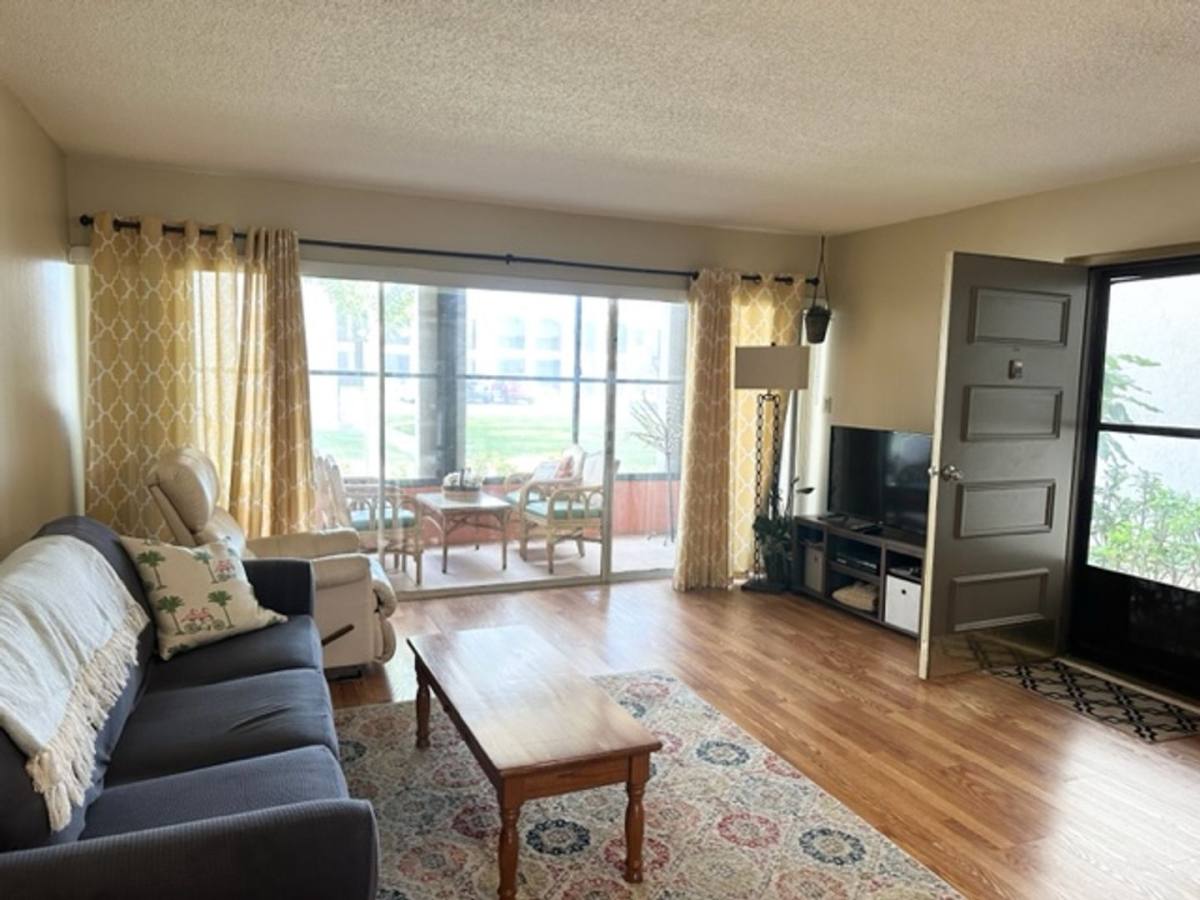 Apartment for rent at 7701 Starkey Rd, Seminole, FL 33777