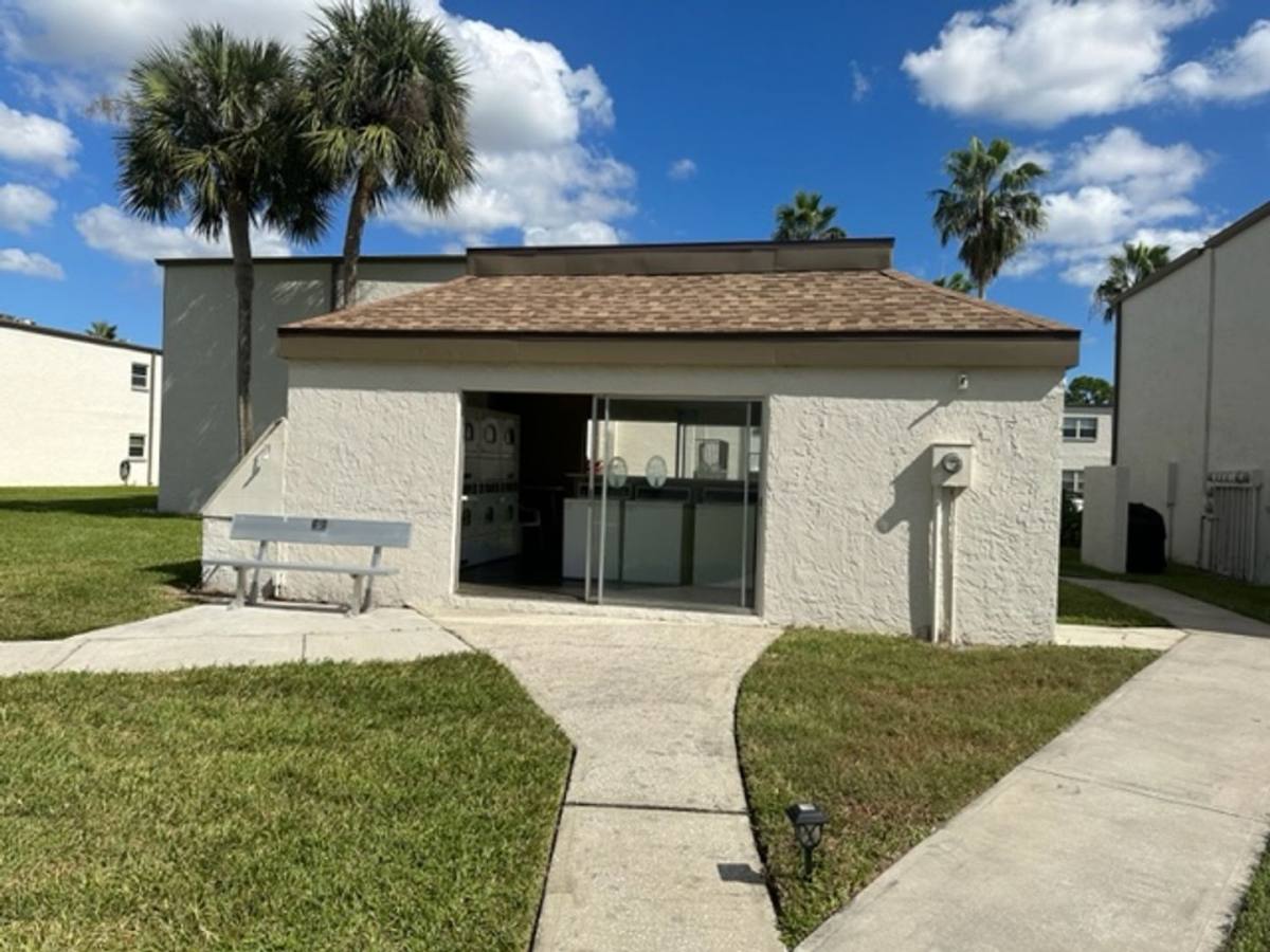 Apartment for rent at 7701 Starkey Rd, Seminole, FL 33777