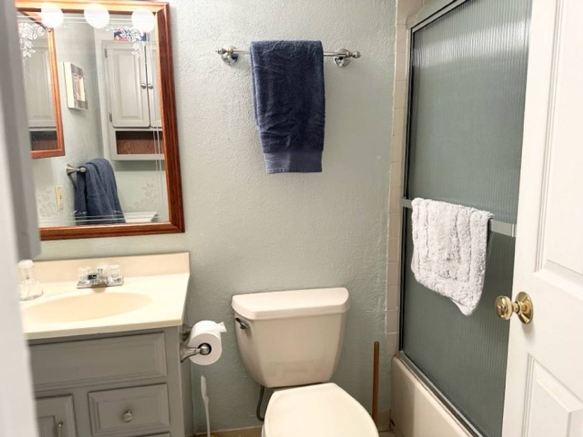 Apartment for rent at 7701 Starkey Rd, Seminole, FL 33777