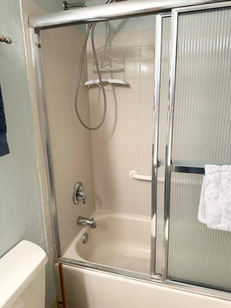 Apartment for rent at 7701 Starkey Rd, Seminole, FL 33777