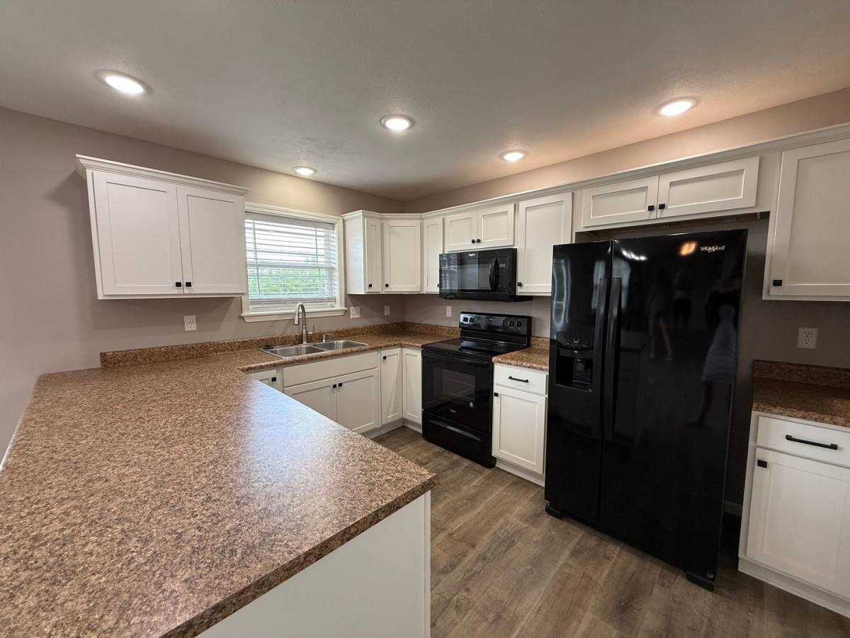 House for rent at 185 Bald Cypress, Hollister, MO 65672