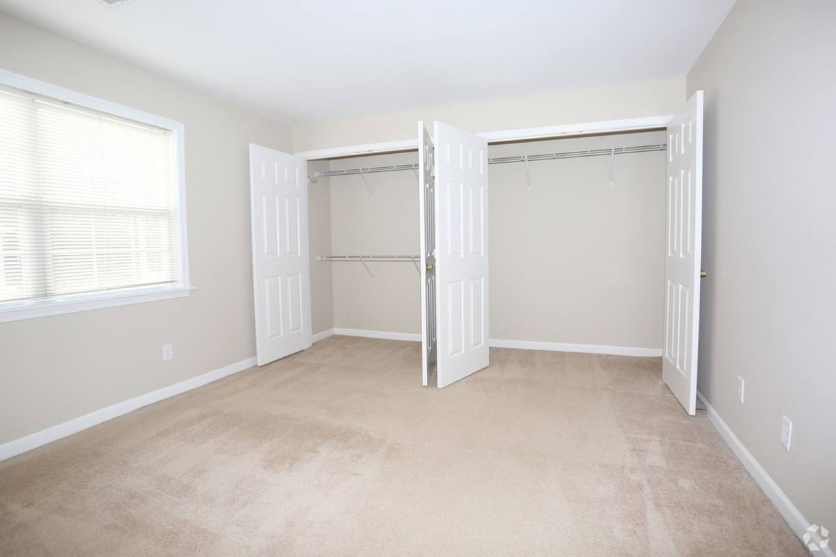 Apartment for rent at 1560 - 1590 Southwestern Blvd, Buffalo, NY 14224