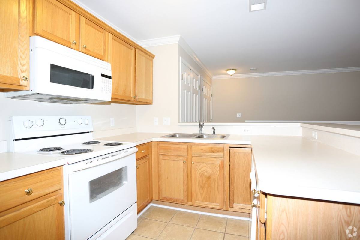 Apartment for rent at 1560 - 1590 Southwestern Blvd, Buffalo, NY 14224