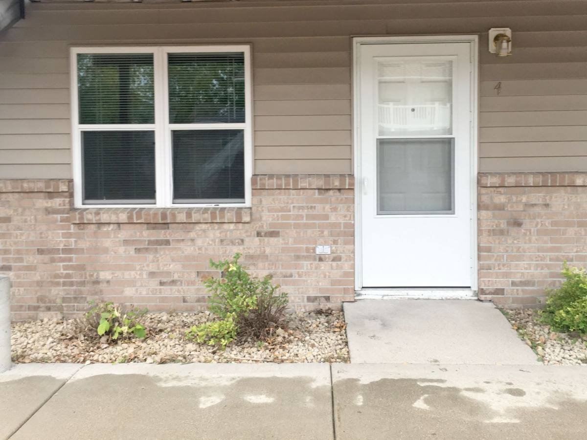 Apartment for rent at 722 22nd St NW, East Grand Forks, MN 56721