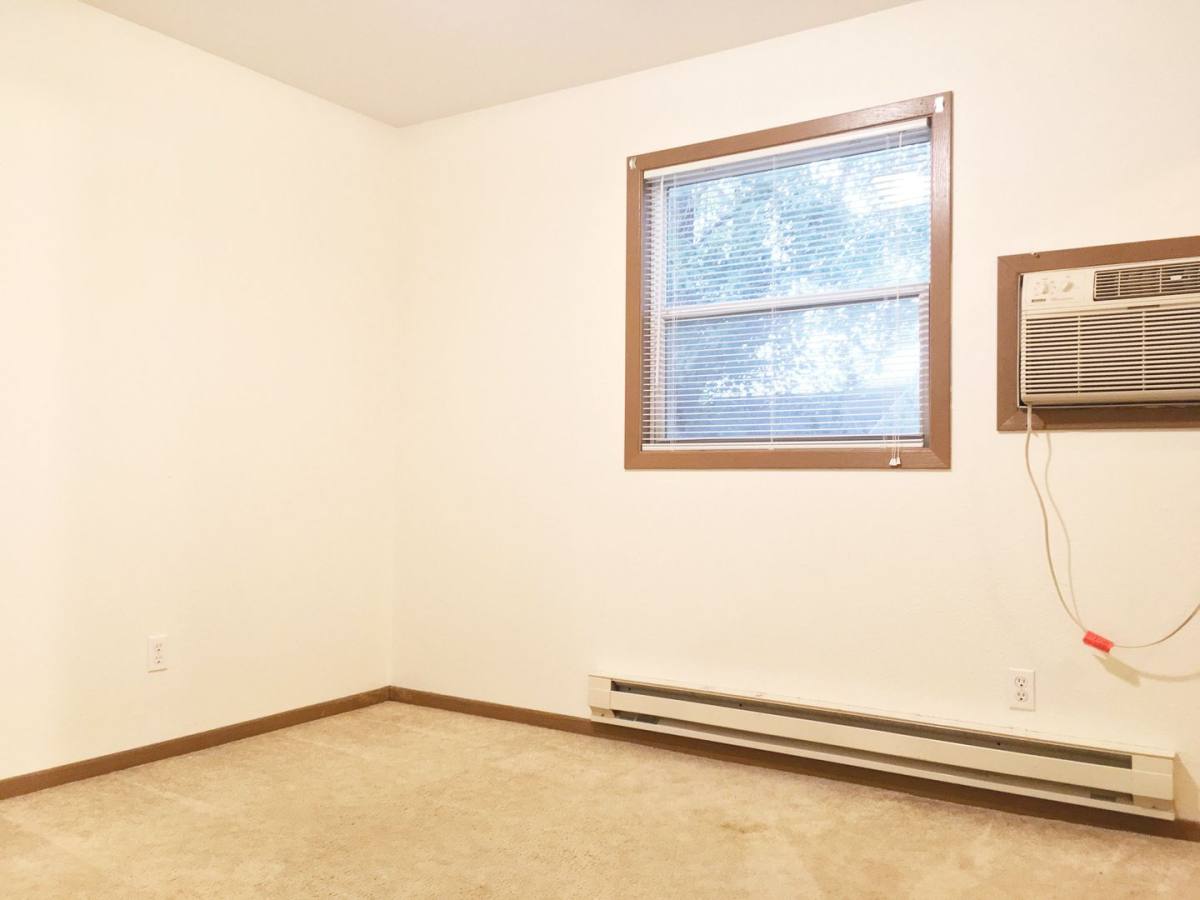 Apartment for rent at 722 22nd St NW, East Grand Forks, MN 56721