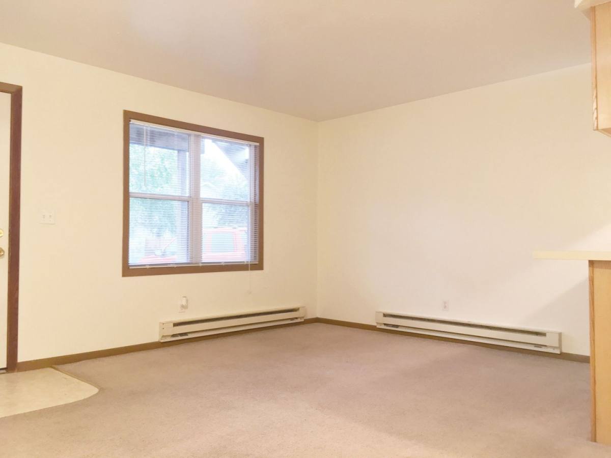 Apartment for rent at 722 22nd St NW, East Grand Forks, MN 56721