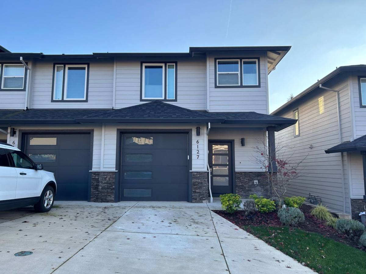 Townhouse for rent at 6127 Blue River Dr SE, Salem, OR 97306