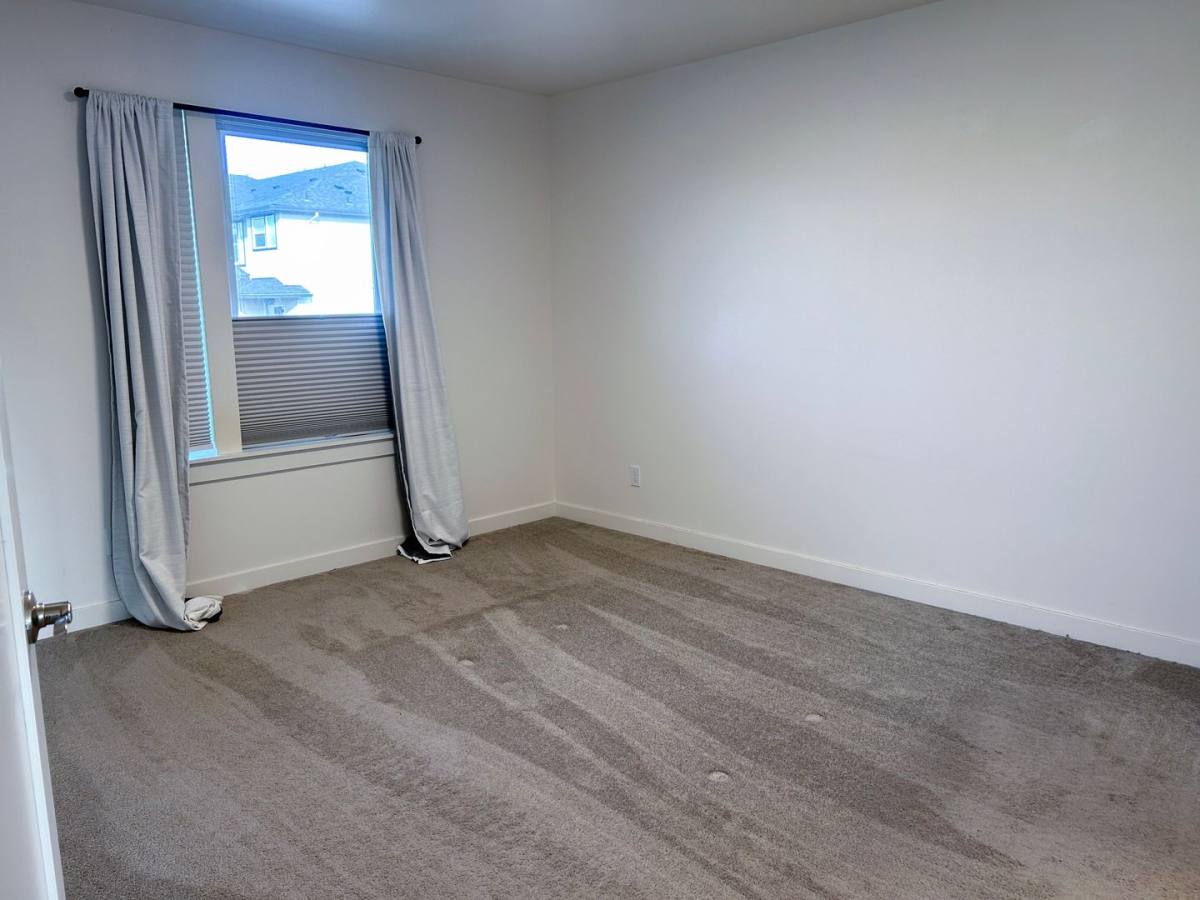 Townhouse for rent at 6127 Blue River Dr SE, Salem, OR 97306