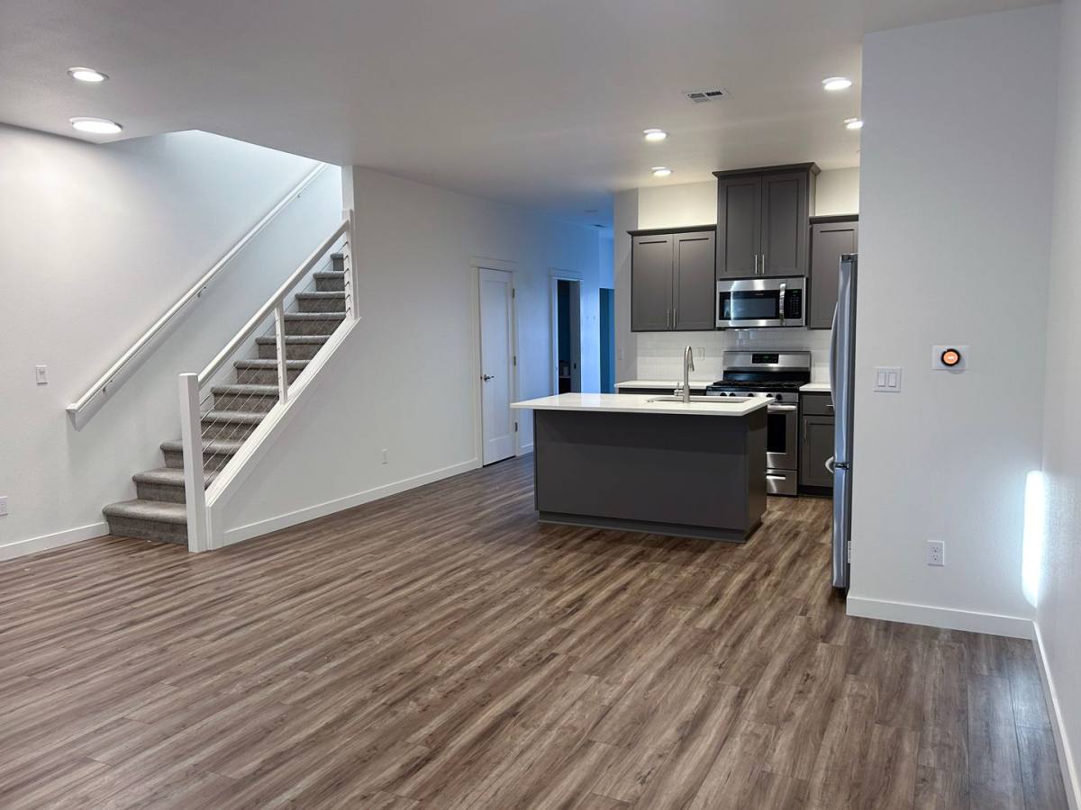 Townhouse for rent at 6127 Blue River Dr SE, Salem, OR 97306