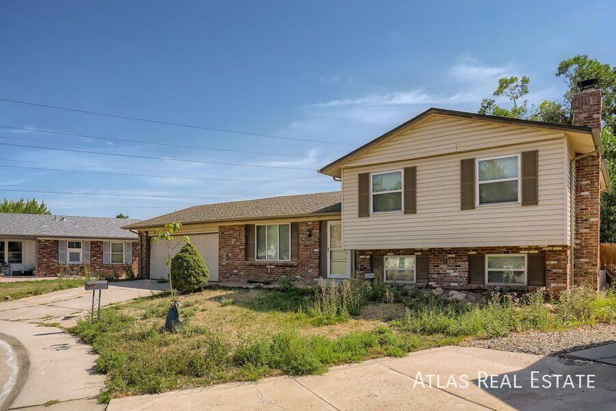 House for rent at 1966 S Olathe St, Aurora, CO 80013