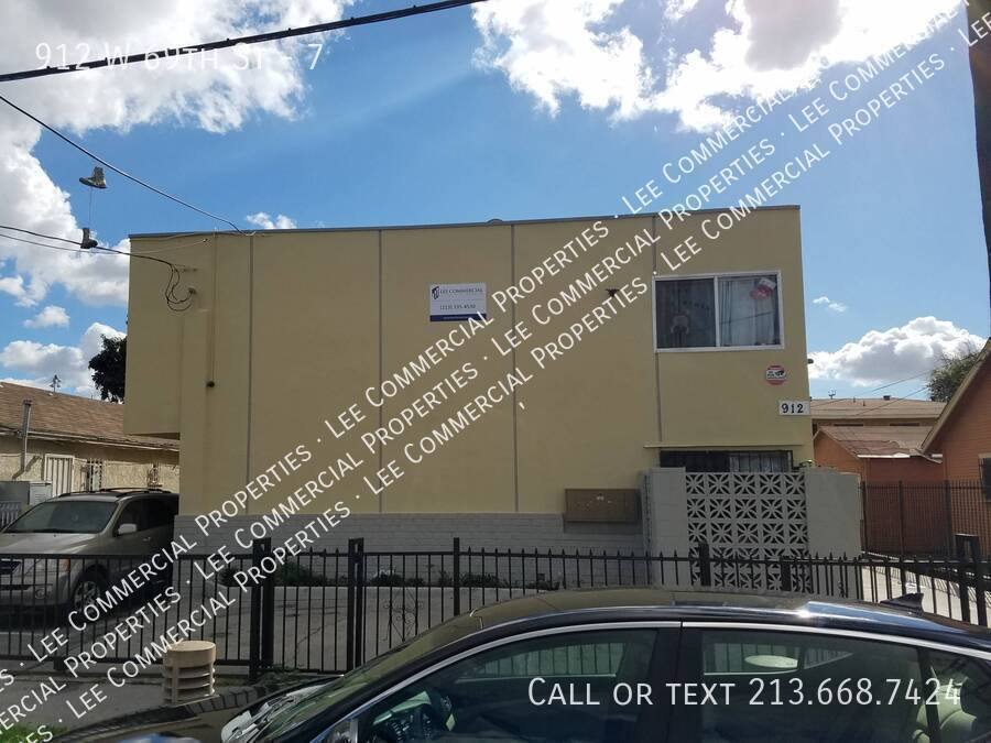 Apartment for rent at 912 W 69th St #7, Los Angeles, CA 90044