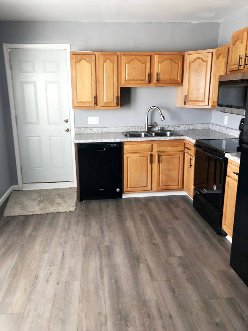 Apartment for rent at 1507 Avon St, La Crosse, WI 54603