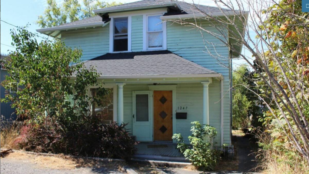 Apartment for rent at 1247 Franklin St, Bellingham, WA 98225